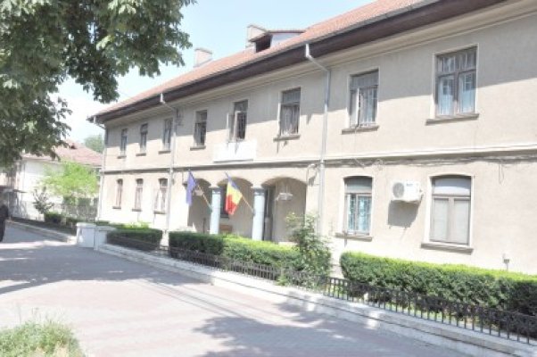 Au băut ca sparţii şi s-au bătut ca chiorii, în familie, apoi au ajuns la 